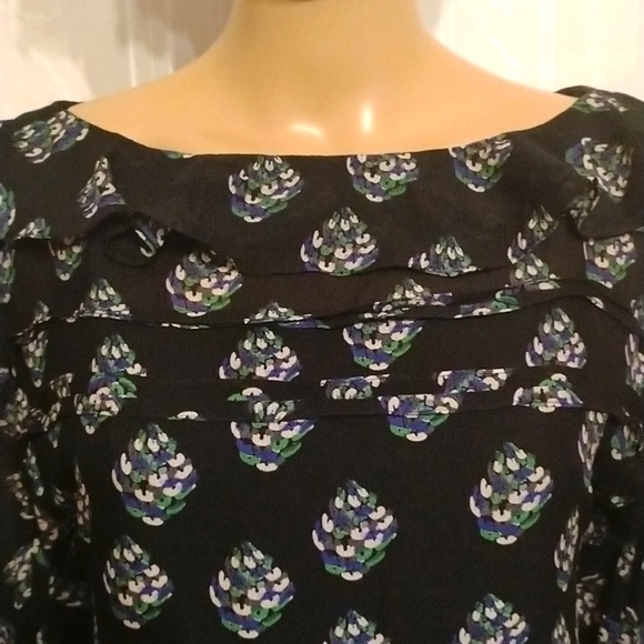 - 🌺Gorgeous silk DVF black shift dress with beautiful ruffle detailing Sz2 - Picture 3 of 9